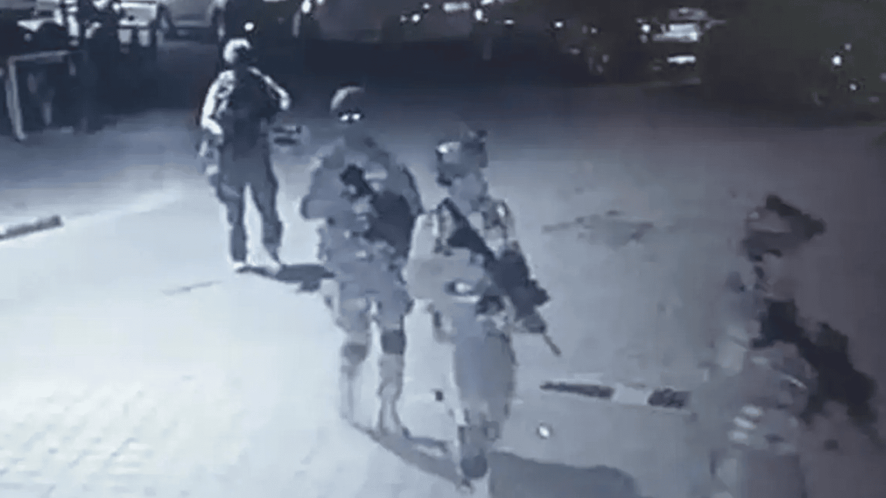Foto - Kağıt toplayıcısı kılığına girdi ama kurtulamadı!