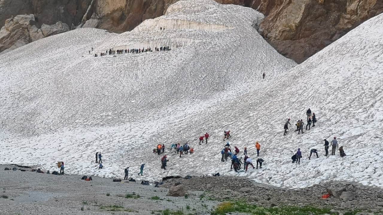 Foto - Kampa 200 sporcu katıldı Ağustos ayında Hakkari’de buz tırmanışı