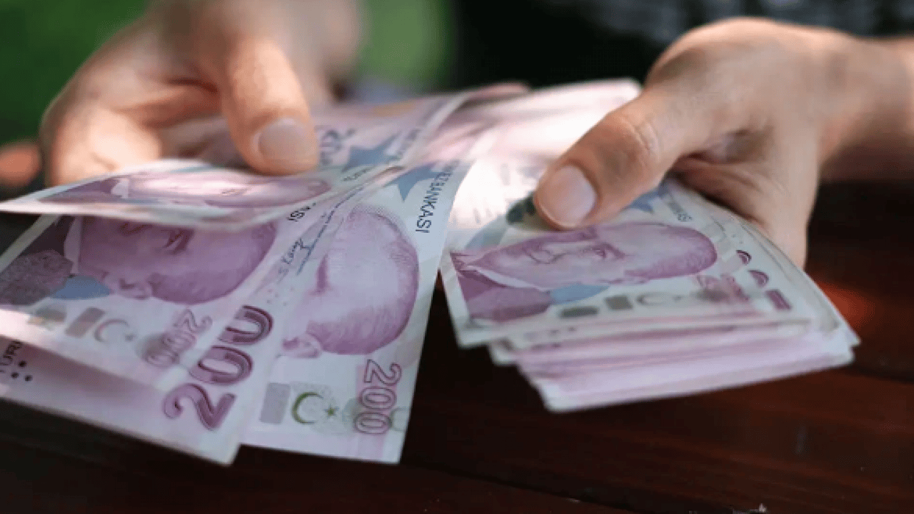 Foto - Kanun çıktı, farklar kesinleşti: Emekliye 3.552 TL farkı ne zaman verecek?