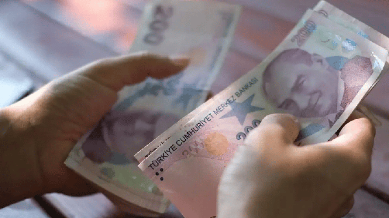 Foto - Kanun çıktı, farklar kesinleşti: Emekliye 3.552 TL farkı ne zaman verecek?