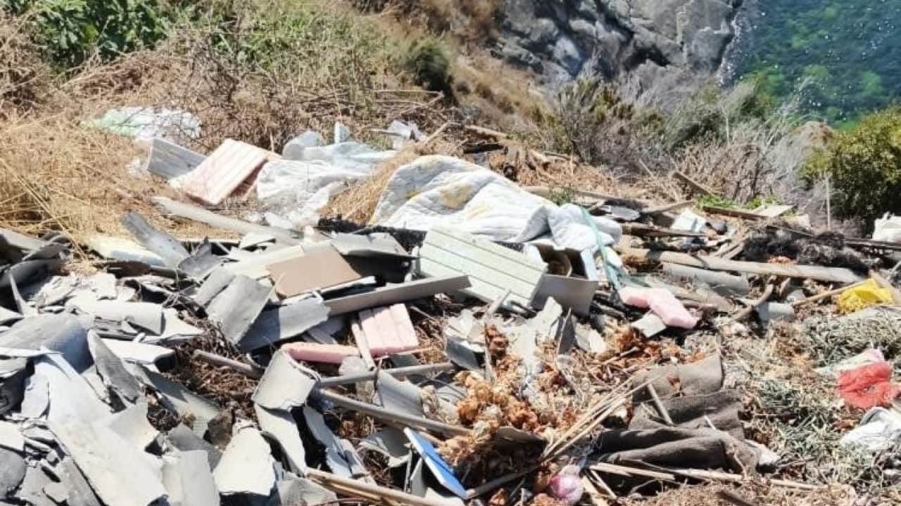 Foto - Kapıdağ’da çöp manzaraları tepki çekiyor CHP’li belediyeden turistlere çöp gösterisi