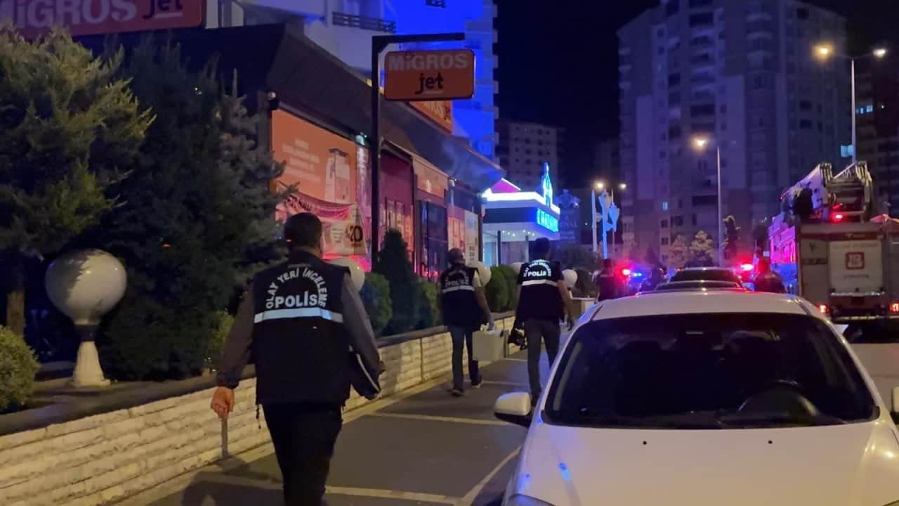 Foto - Kayseri’de otelde dehşet! 5’inci kattan attığı genç kadının peşinden eşyaları fırlattı