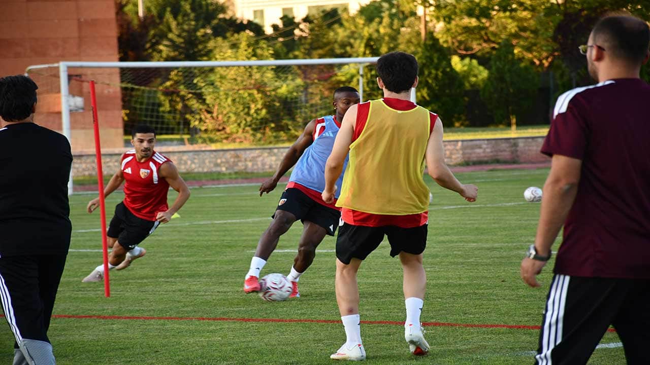 Foto - Kayserispor'da dev derbi mesaisi başladı! Atila Gerin'den kararlılık mesajı!