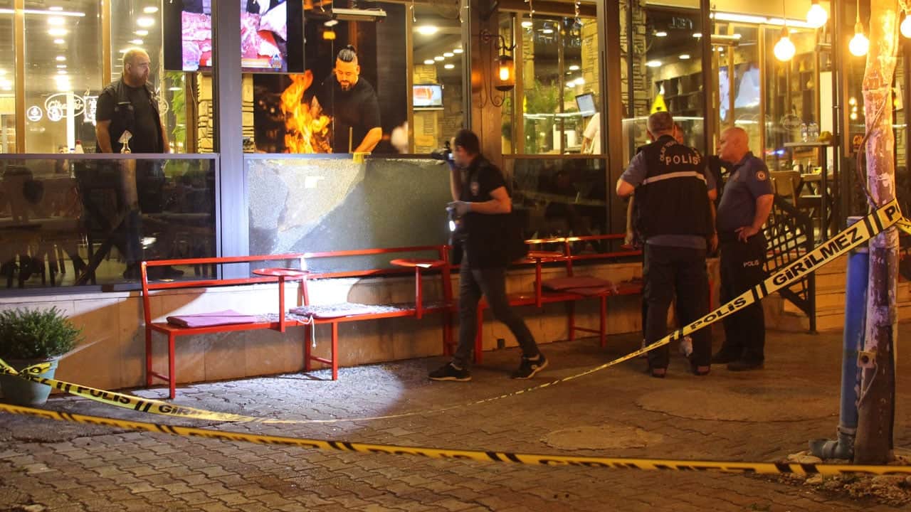 Foto - Kebapçıda dehşet! Kebap yemeye gittiler, kurşun yediler: 4 kişi vuruldu