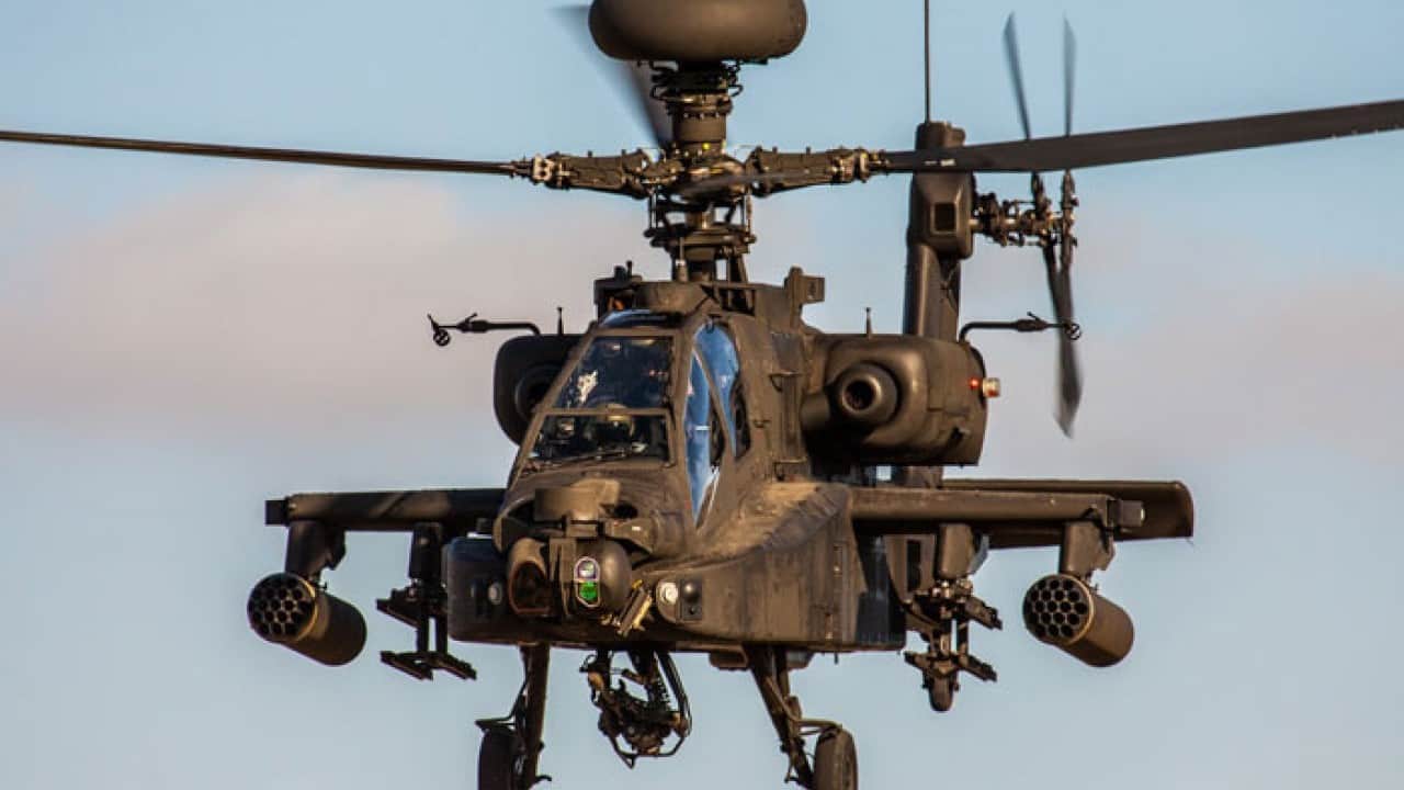 Foto - Kendine hayrı olmayan Yunanistan'dan Arap ülkesine şirinlik: Taarruz helikopterleri yola çıkıyor