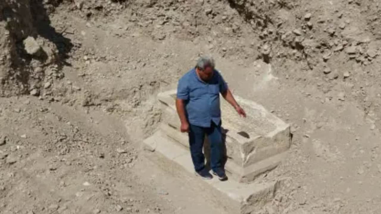 Kepçeyle kazı yaparken buldular! Bütün çalışmalar durdu!