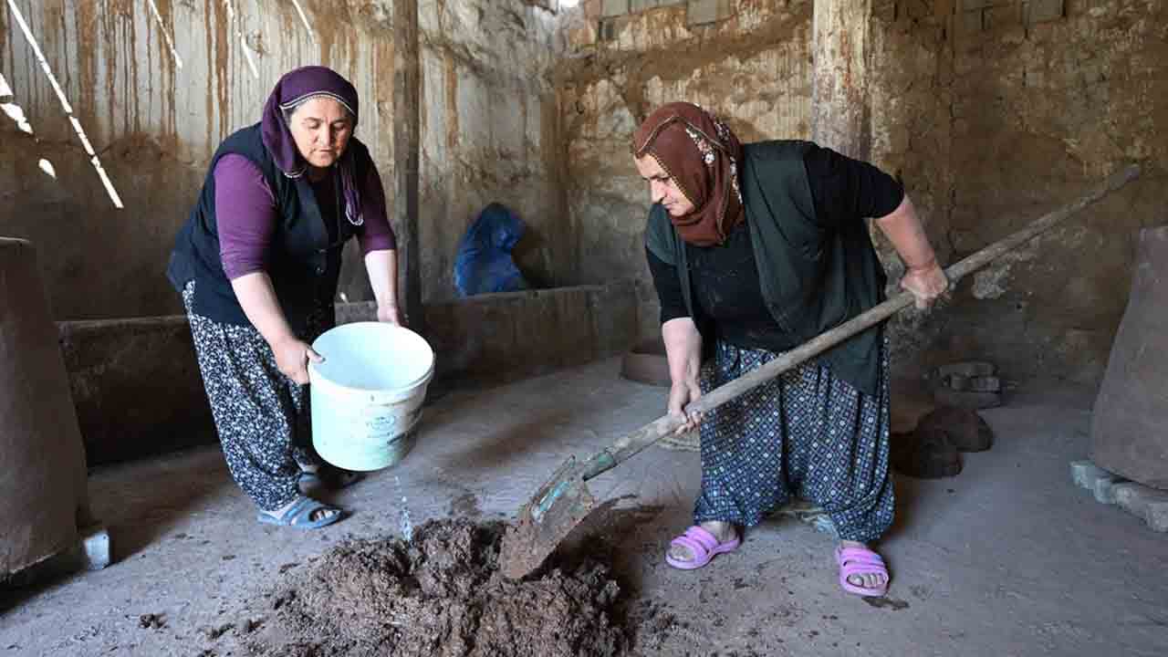 Foto - Killi toprak keçi kılıyla buluştu: İşte o meşhur tandır ekmeğinin sırrı!