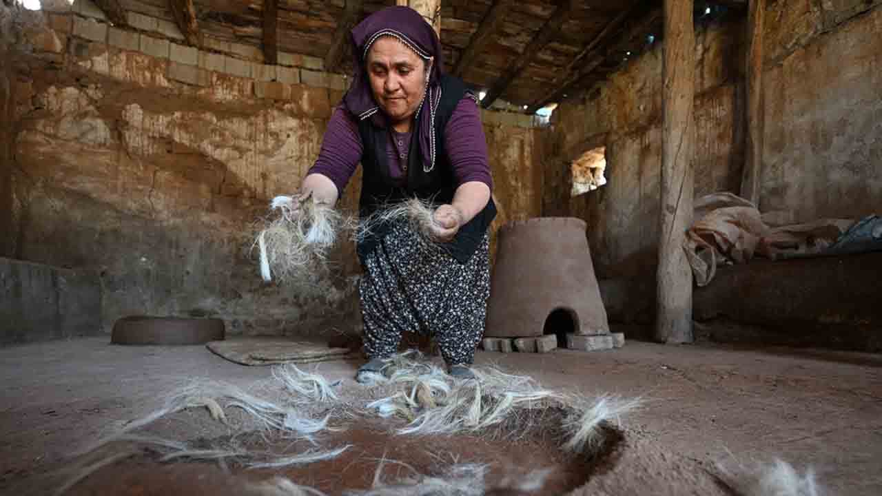 Foto - Killi toprak keçi kılıyla buluştu: İşte o meşhur tandır ekmeğinin sırrı!