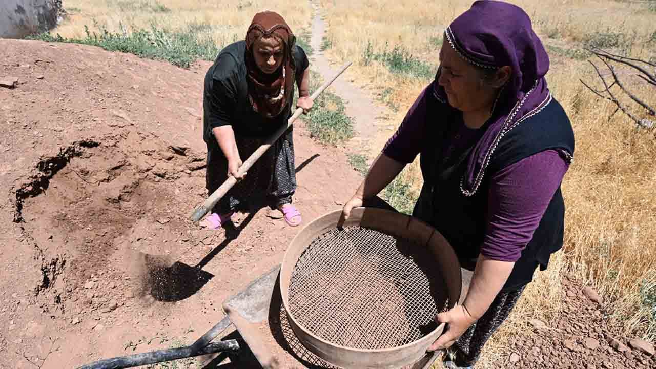 Foto - Killi toprak keçi kılıyla buluştu: İşte o meşhur tandır ekmeğinin sırrı!