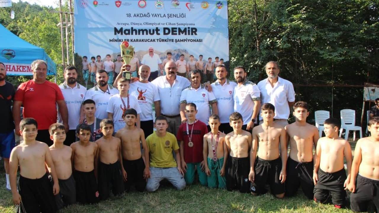 Foto - Kıspetteki yazıyı gören şaştı Recep Tayyip Erdoğan Türkiye ikincisi oldu