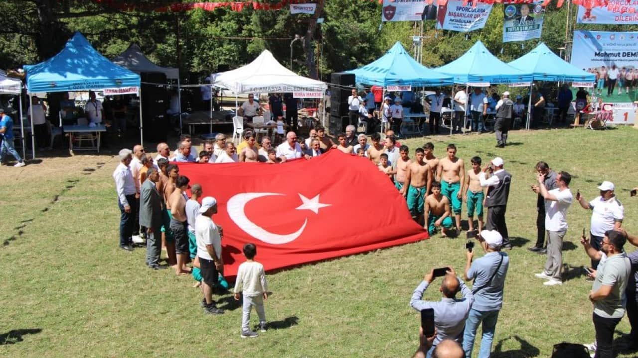 Foto - Kıspetteki yazıyı gören şaştı Recep Tayyip Erdoğan Türkiye ikincisi oldu