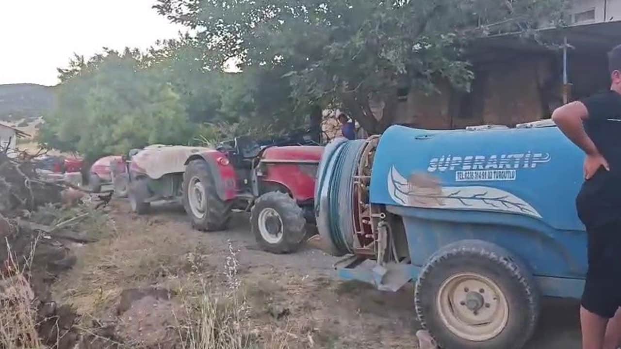 Foto - Komşu evde yangın çıkınca köylüden yardım istedi! Cami hoparlöründen anons bir evi kurtardı