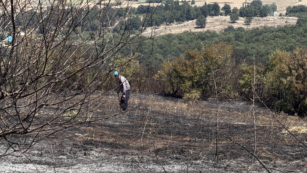 Foto - Korkutan yangın! Ekipler ve vatandaşlar el ele verdi