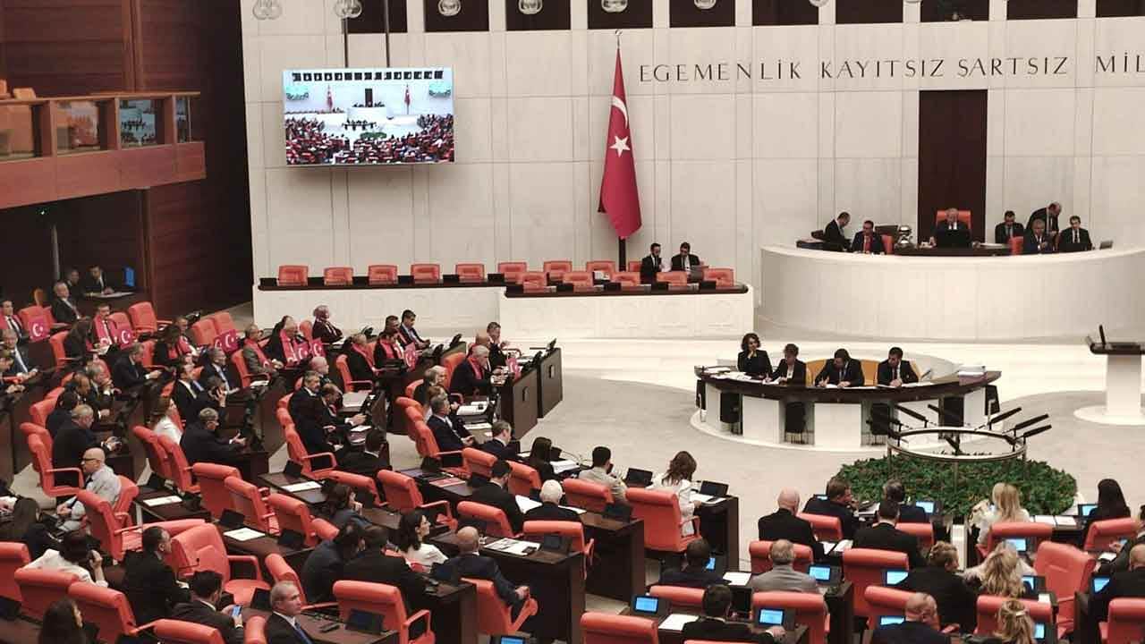 Foto - Terörsüz Türkiye yasası için oy kullanmayan AK Partili 8 isim belli oldu