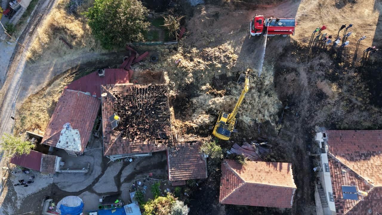 Foto - Küller arasında yürek burkan söz: Ağlama Haydar Canımıza bir şey olmadı