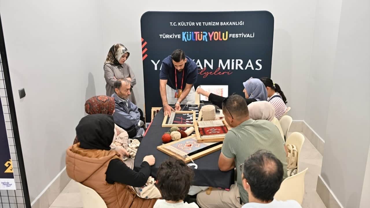 Foto - Kültür Yolu’nda, konser, söyleşi, sergi, minyatür… Erzurum’da şenlik tadında festival
