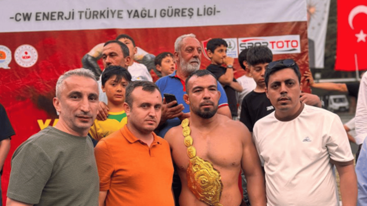 Foto - Kunduz Er Meydanı’nda Altın Kemer Yusuf Can Zeybek’in!
