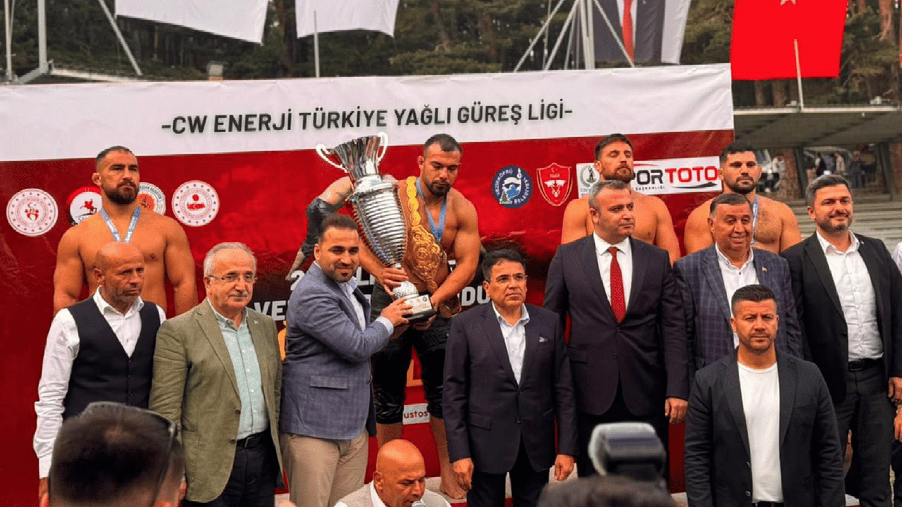 Foto - Kunduz Er Meydanı’nda Altın Kemer Yusuf Can Zeybek’in!