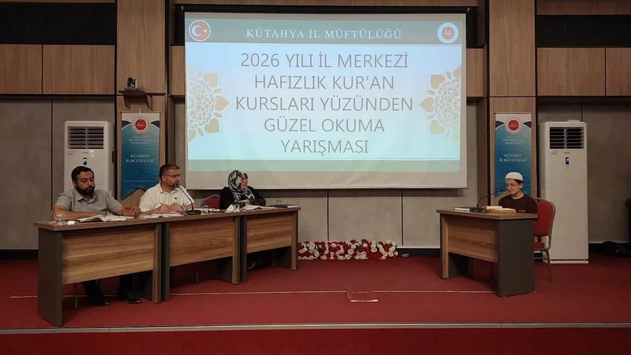Kütahya’da hafızların güzel rekabeti Kur’an bülbülleri yarıştı, jüri zorlandı