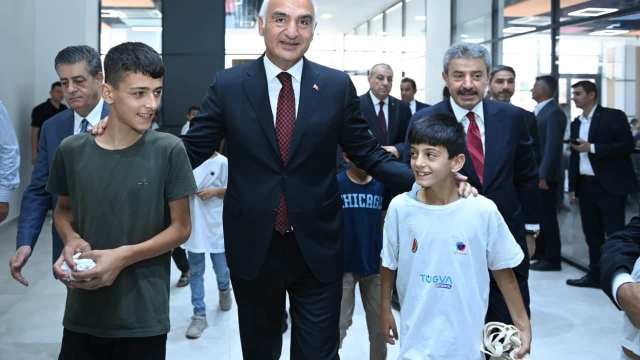 Foto - Kütüphaneler Cumhuriyet tarihinin rekor sayılarına ulaştı: 900 bin metrekareye çıktı! Tarihe geçti