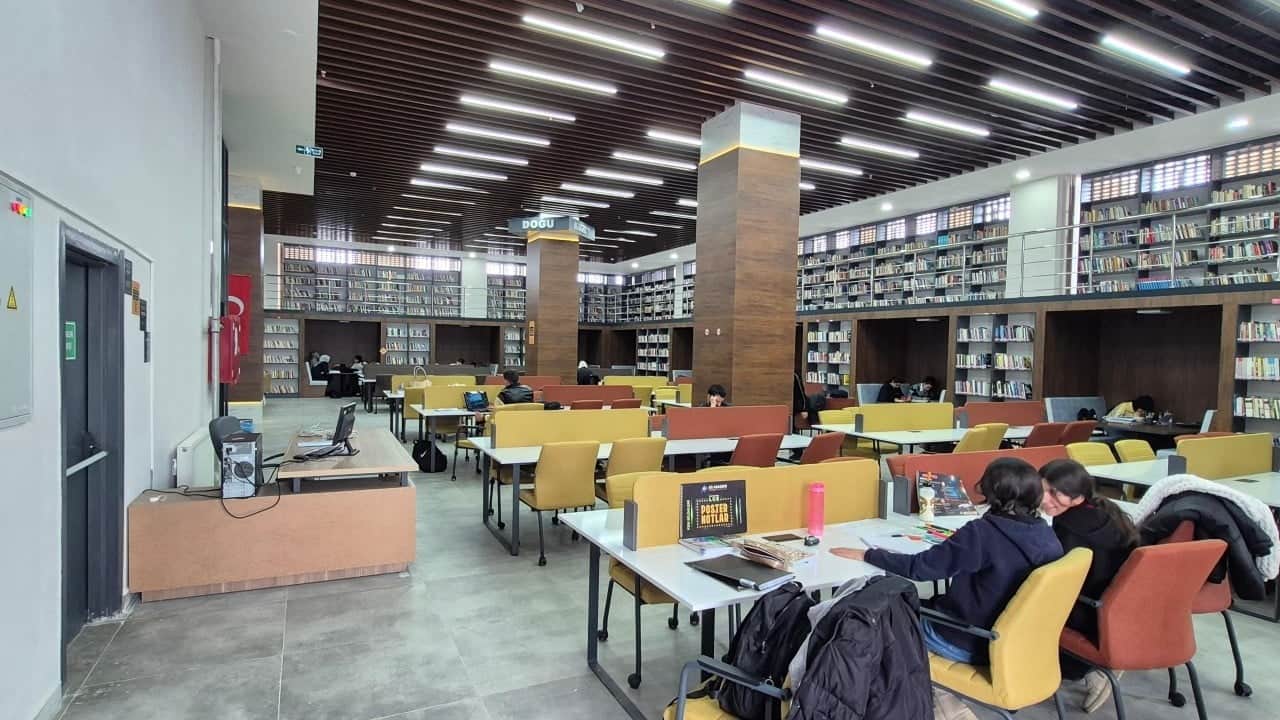 Foto - Kütüphaneler Cumhuriyet tarihinin rekor sayılarına ulaştı: 900 bin metrekareye çıktı! Tarihe geçti