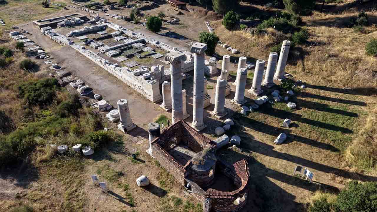 Foto - Lidya'nın başkenti ziyaretçi çekiyor: Her kazıda yeni bir tarih çıkıyor
