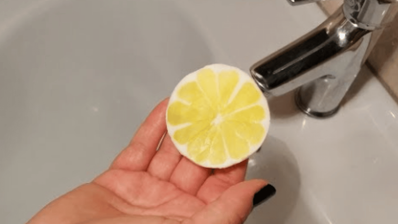 Foto - Limon kabuğunu sakın atmayın: Bakın musluğa sürünce ne oluyor!