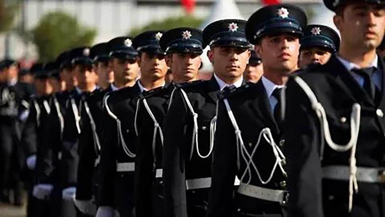 Foto - Lise mezunlarına polislik müjdesi! PMYO 3 bin 250 polis öğrenci alımı başvuruları başladı!