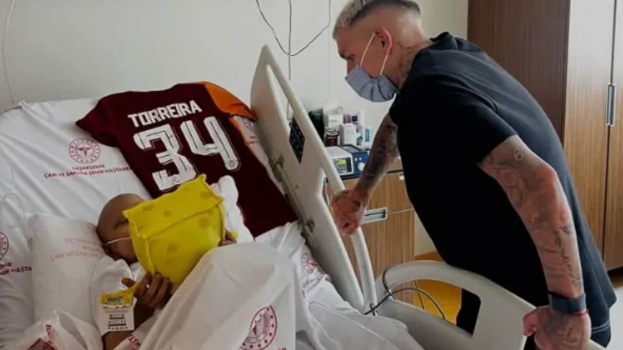 Foto - Lucas Toreira'dan anlamlı hareket! Küçük taraftarları unutmadı!