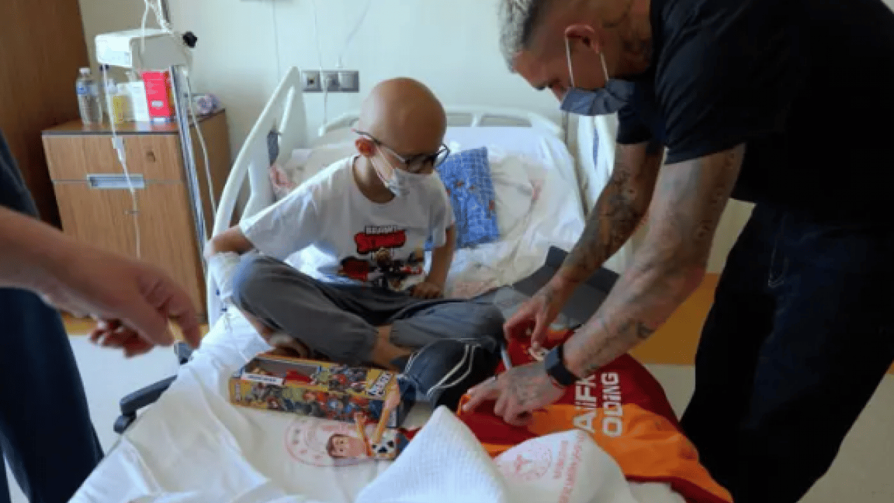 Foto - Lucas Toreira'dan anlamlı hareket! Küçük taraftarları unutmadı!