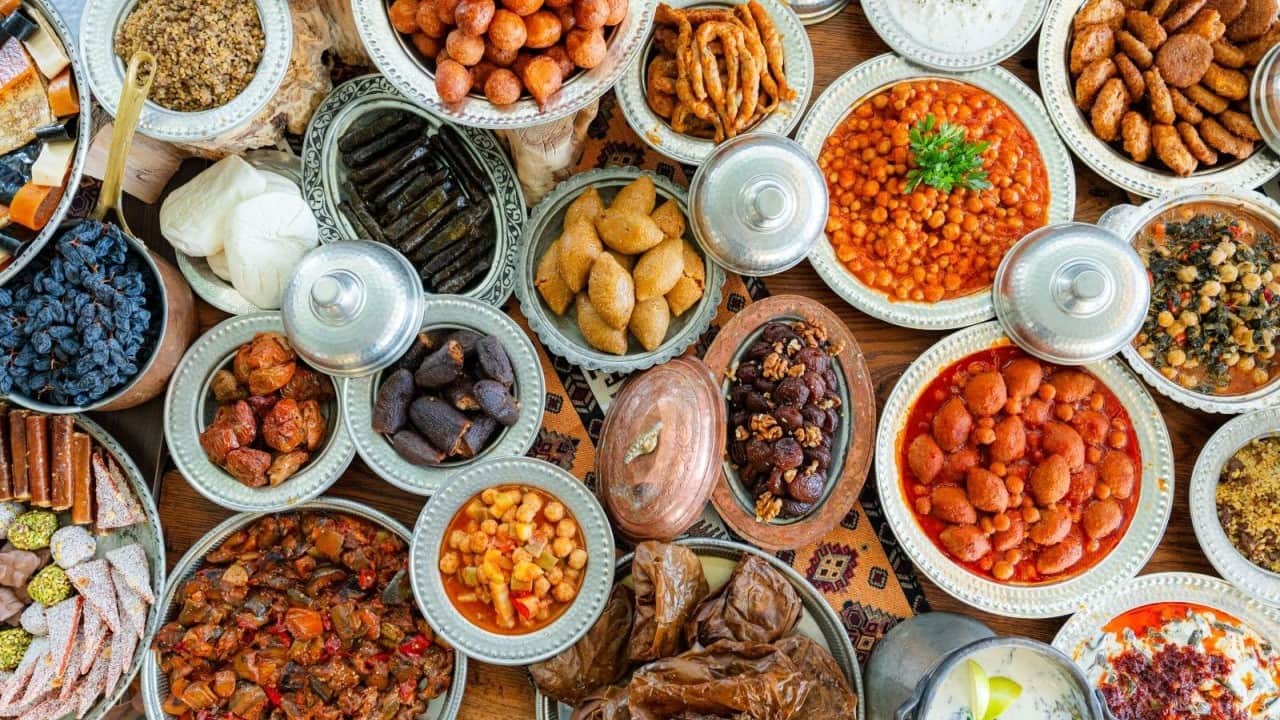 Foto - Malatya Kültür Yolu Festivali'inde ünlü şefler önerdi: Kiraz yaprağı sarması tatmadan dönmeyin
