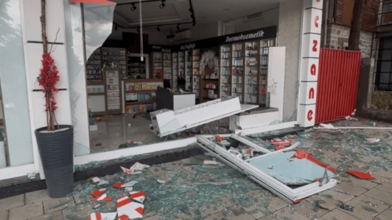 Foto - Malatya’da 5 dakikalık afet: Fırtına ve sağanak kenti su altında bıraktı