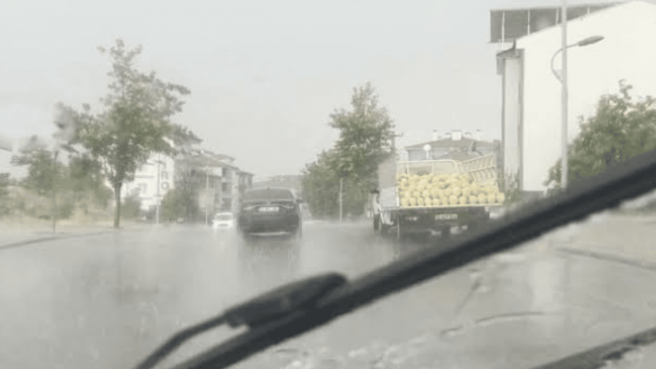 Foto - Malatya’da 5 dakikalık afet: Fırtına ve sağanak kenti su altında bıraktı