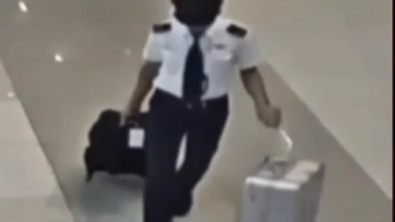 Malezya'da akıllara durgunluk veren olay: Pilotun yaptığı pes dedirtti!