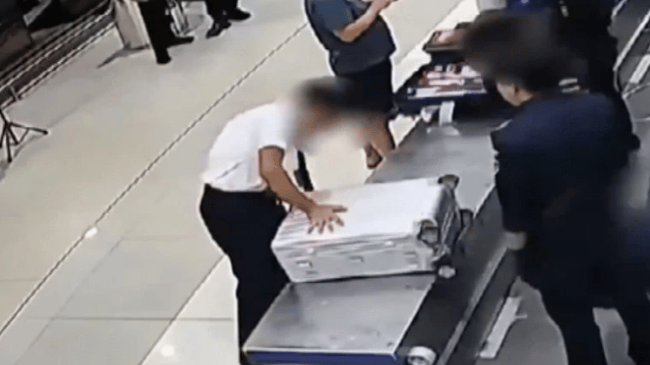 Foto - Malezya'da akıllara durgunluk veren olay: Pilotun yaptığı pes dedirtti!