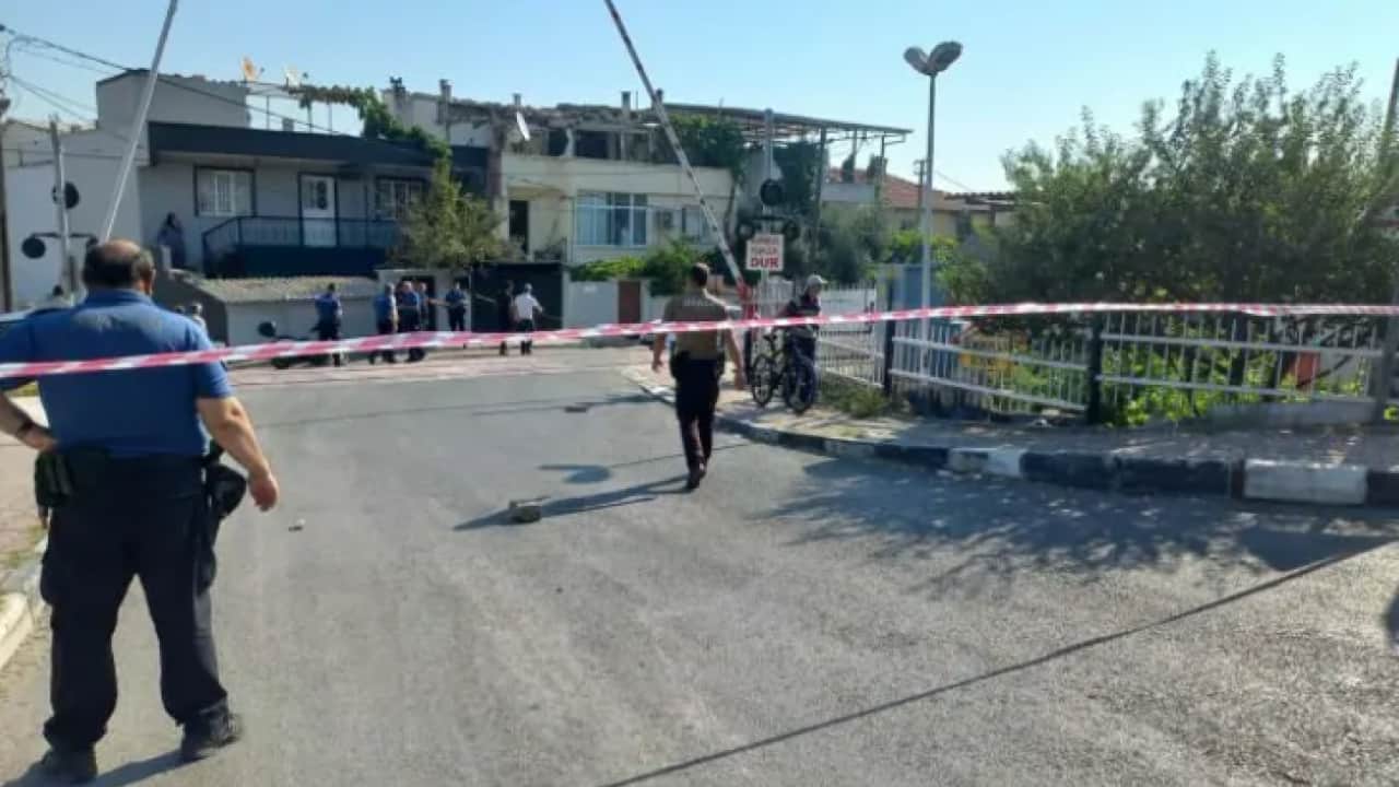 Manisa'da kanlı pusu: Baba-oğula kurşun yağdırdılar!