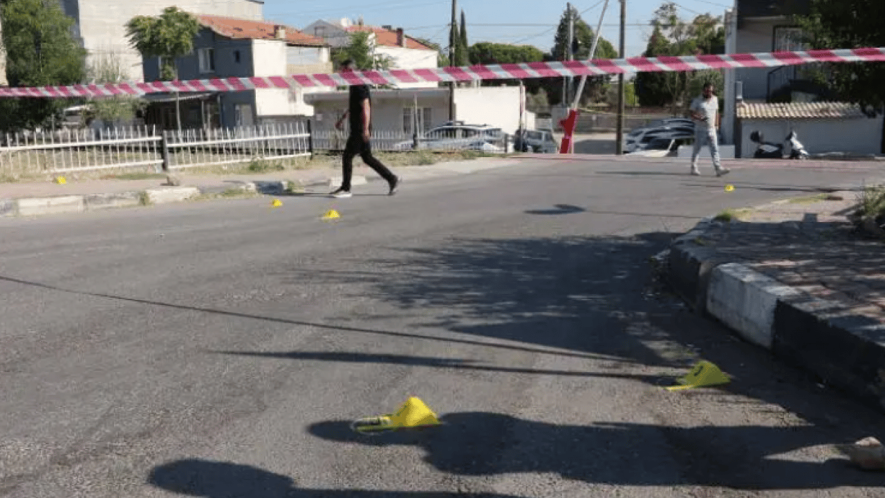 Foto - Manisa'da kanlı pusu: Baba-oğula kurşun yağdırdılar!