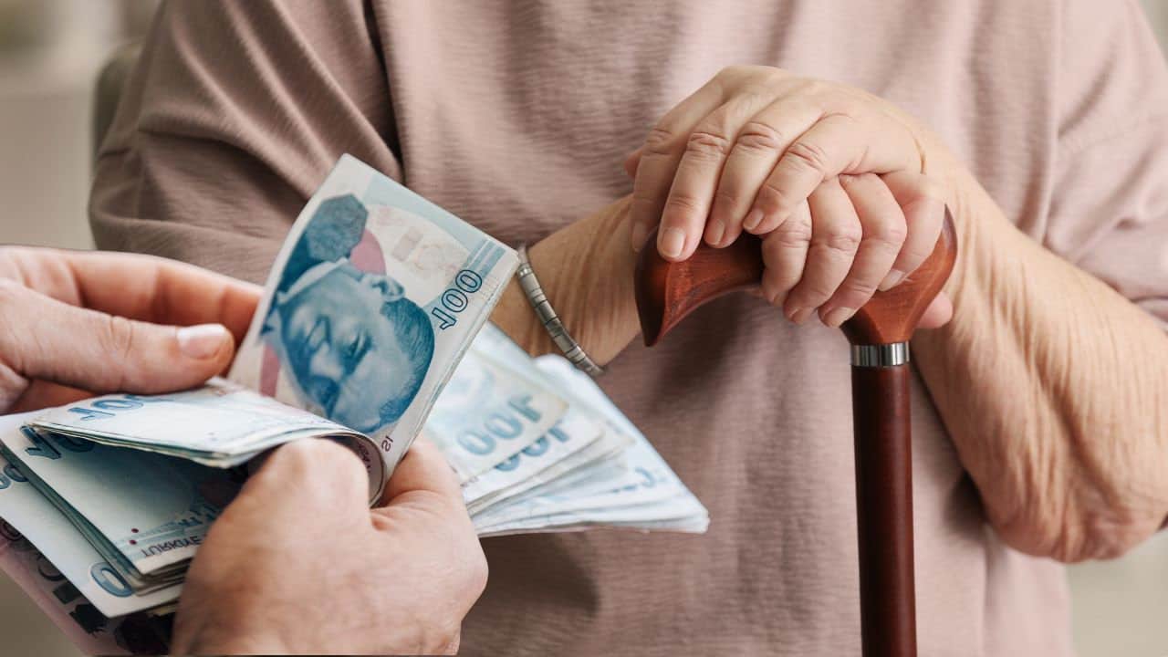Foto - Memur ve emeklinin maaş zammında tüm hesaplar değişti! İşte yeni rakamlar