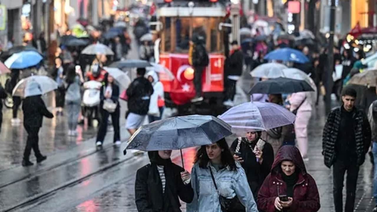 Foto - Meteoroloji’den hava durumu uyarısı: İstanbul ve 7 il için alarm verildi: Dev fırtına kapıda!
