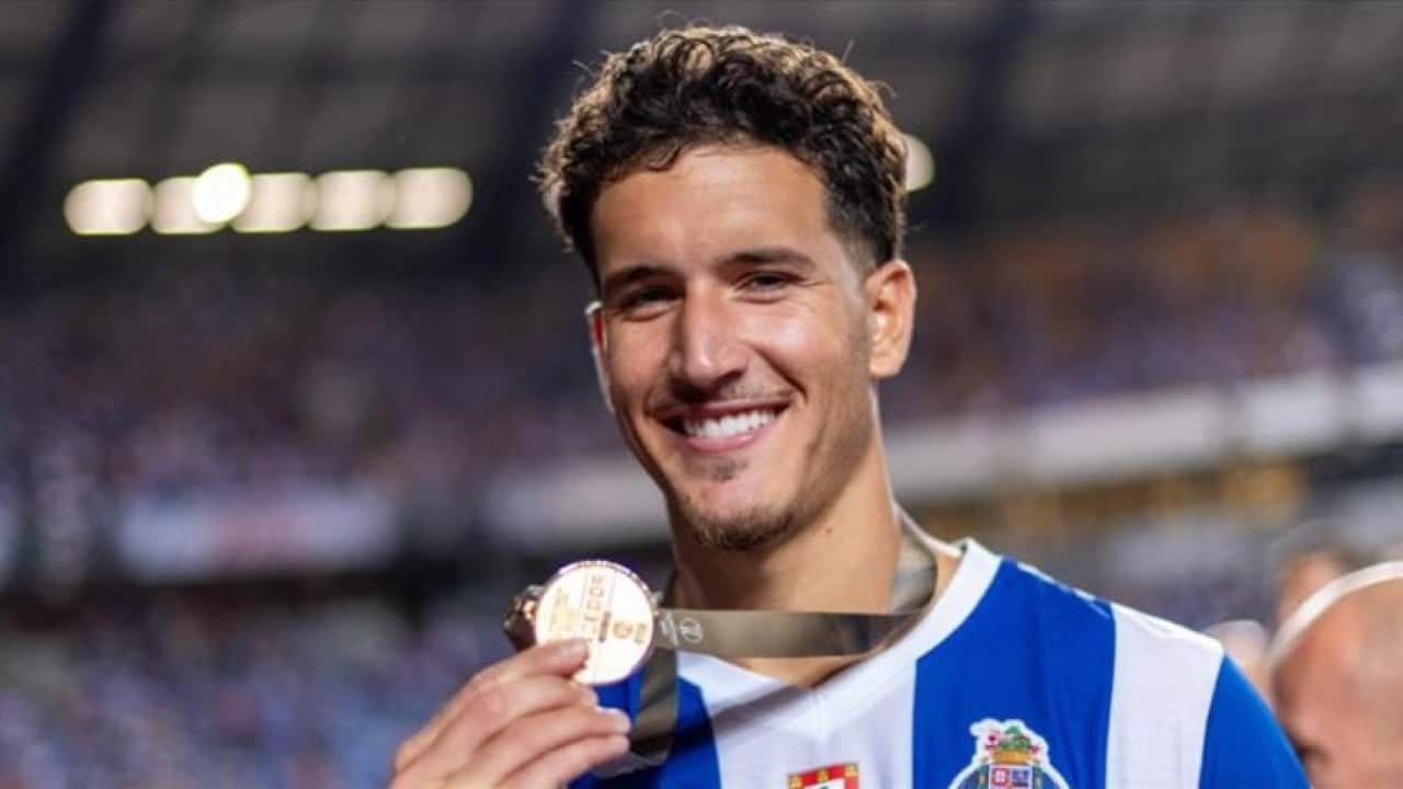 Foto - Milli futbolcunun evi soyuldu! Maddi kaybı 250 bin Euro