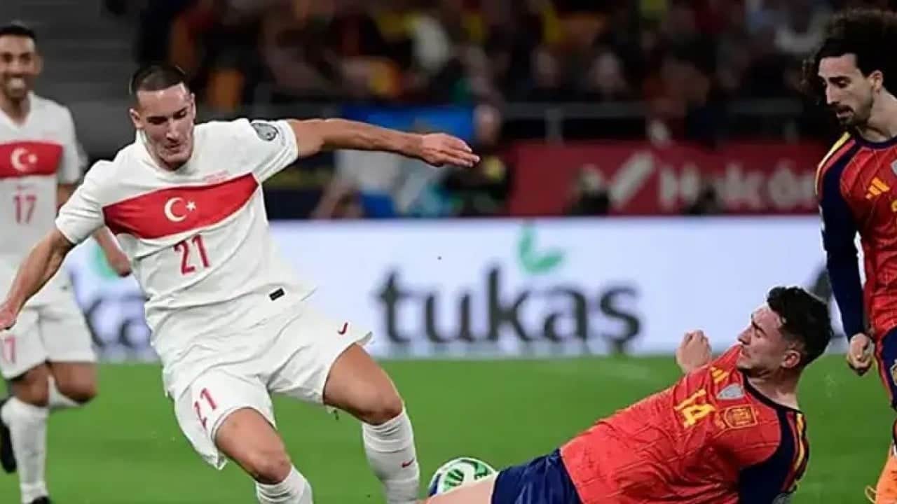 Foto - Milli futbolcunun evi soyuldu! Maddi kaybı 250 bin Euro