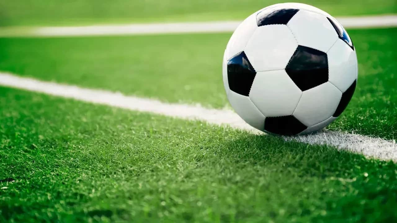Milli futbolcuya hain pusu: Evinin önünde kaldırım taşlarıyla vahşice katledildi