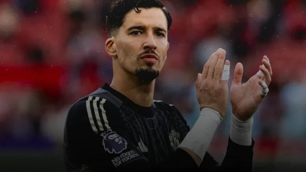 Foto - Milli kaleci La Liga’da! Altay Bayındır Celta Vigo'ya transfer oldu