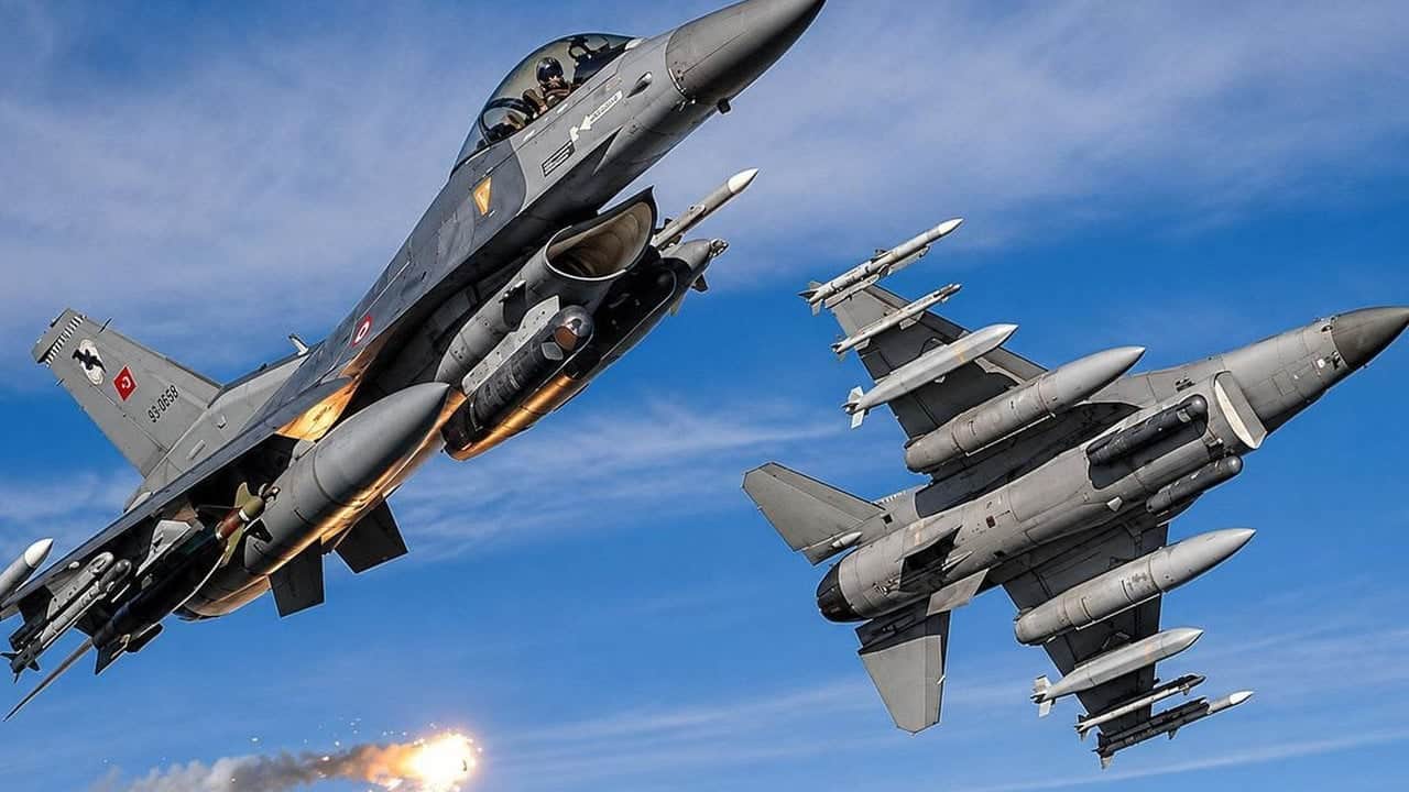 Foto - Milli kanatlar Avrupa’da kuş uçurtmadı: Türk F-16’ları Romanya hava sahasında bir ilke imza attı