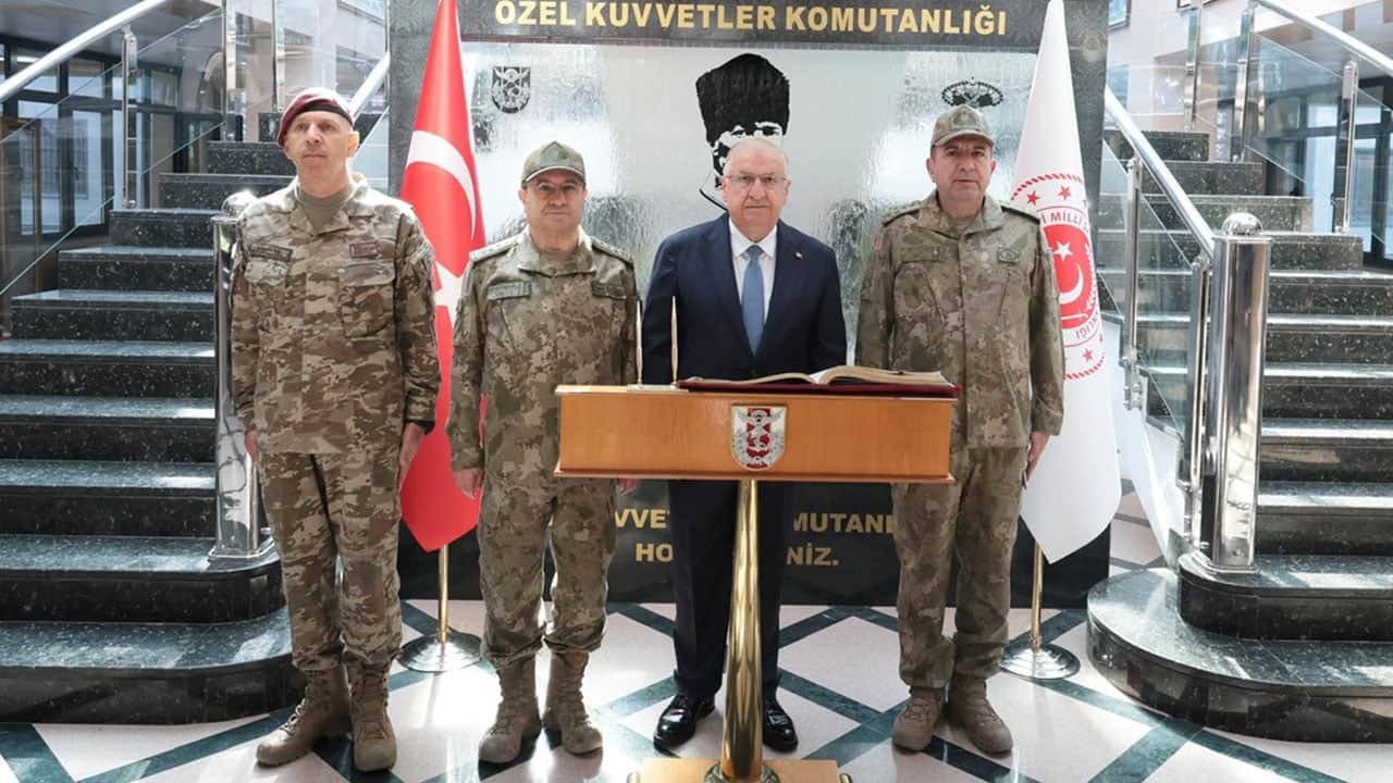 Foto - Milli Savunma Bakanı Güler, yeni mezun bordo berelilere hitap etti: Türk Özel Kuvvetleri dünyanın en elit birliklerinden biridir!