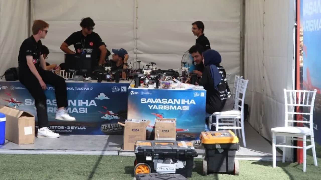 Foto - Milli teknoloji hamlesi Siirt’te şahlanıyor: TEKNOFEST ‘Savaşan İHA Yarışması’ başladı