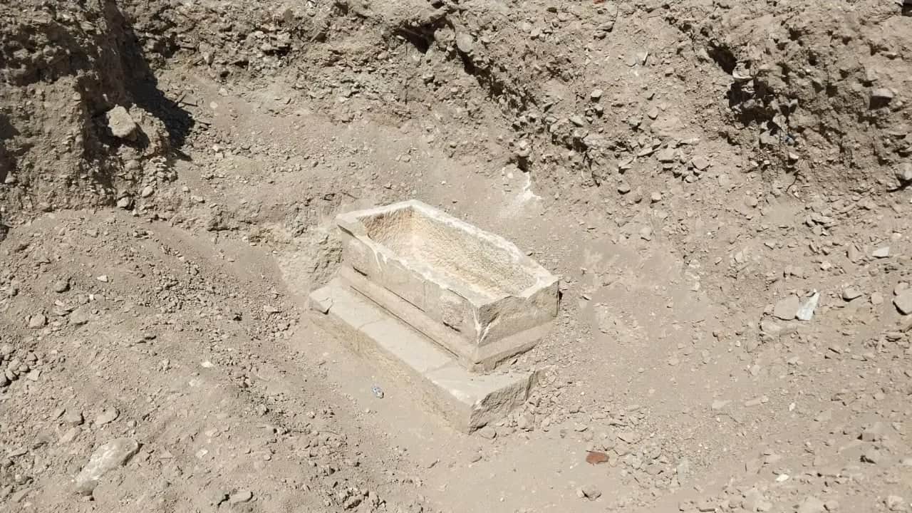 Mersin'de İnşaatta tarihi yeni bir keşife imza attılar: Lahit mezar bulundu, çalışmalar durduruldu