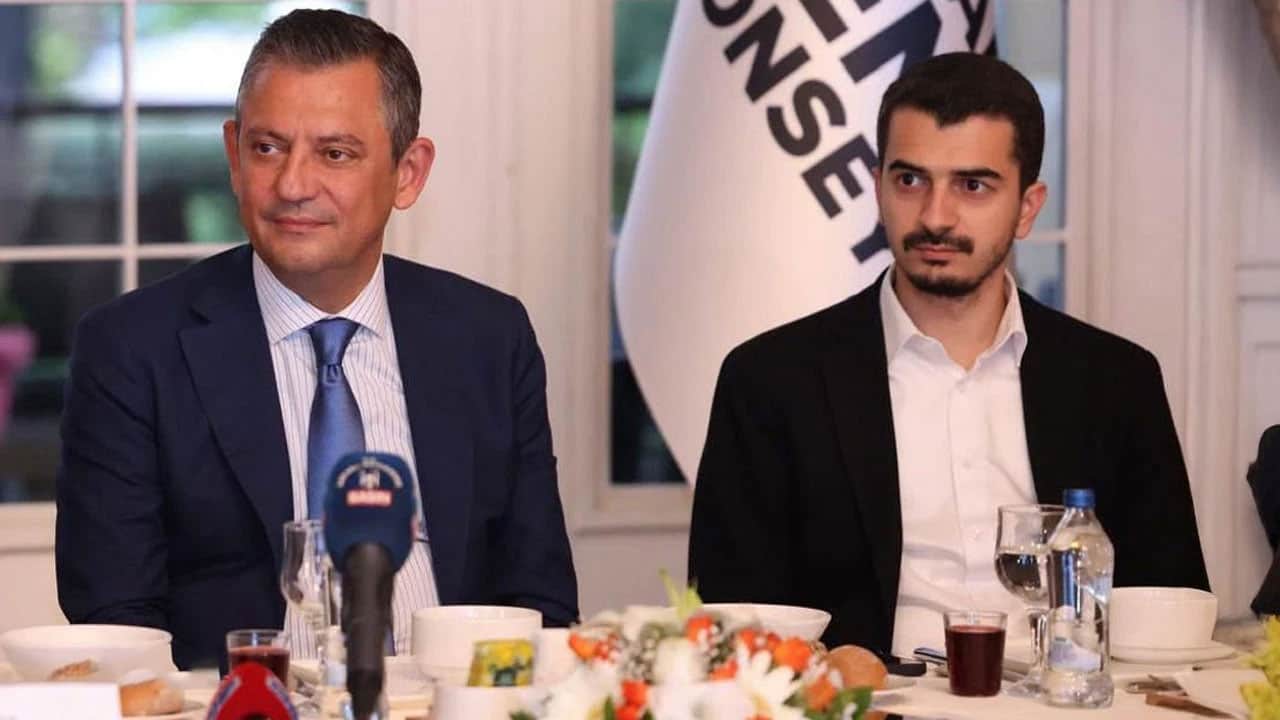Foto - Neden CHP'li belediyelere operasyon düzenleniyor biliyor musunuz? Çünkü 200 milyar lira buhar oldu!