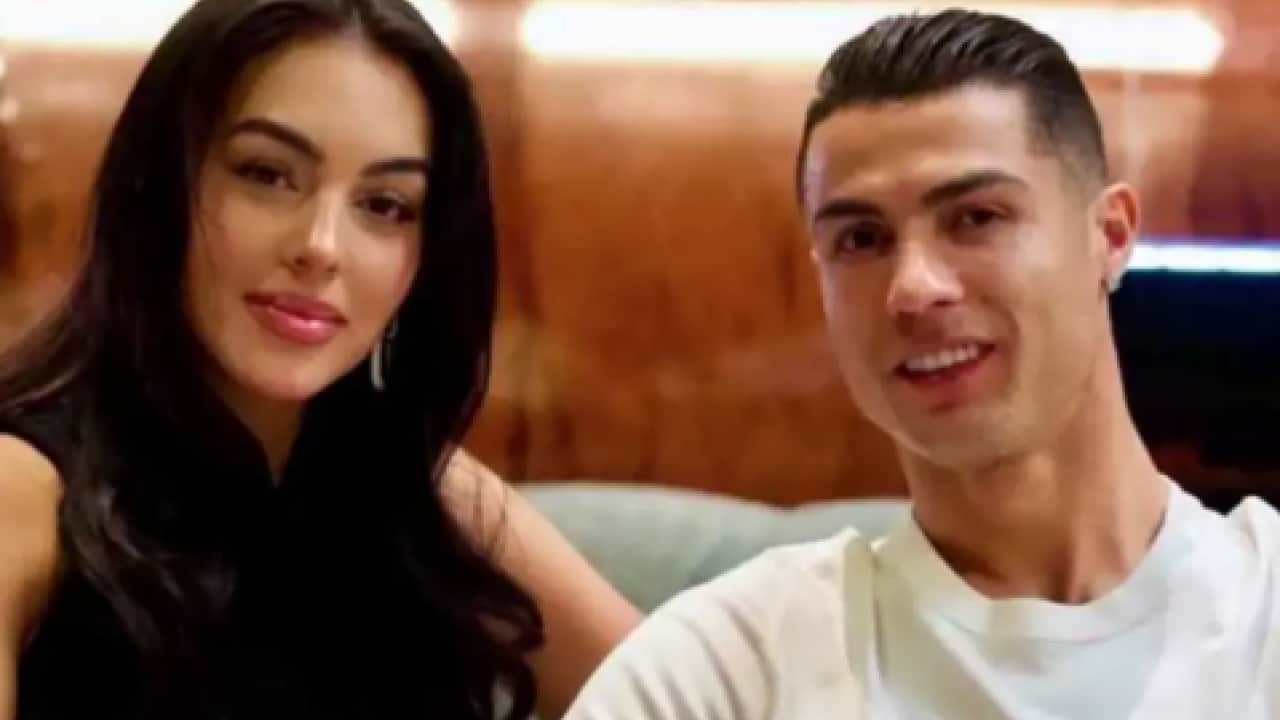 Foto - Nikahtan sonra yaptığı şaşırttı: Ronaldo sosyal medyada alay konusu oldu!