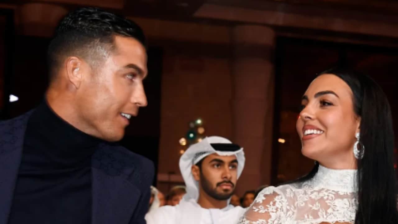 Foto - Nikahtan sonra yaptığı şaşırttı: Ronaldo sosyal medyada alay konusu oldu!